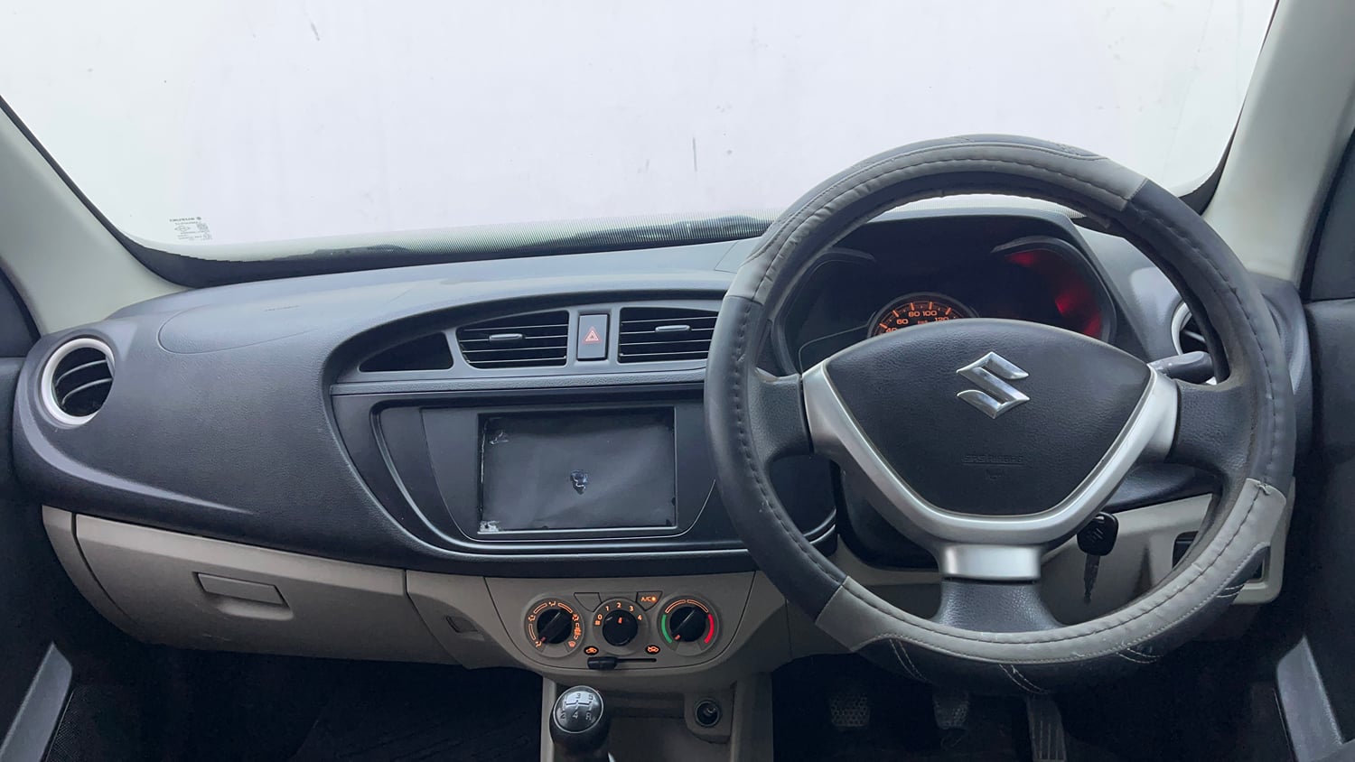 Used 2022 Maruti Suzuki Alto 800 LXi (O) Petrol Manual interior DASHBOARD VIEW