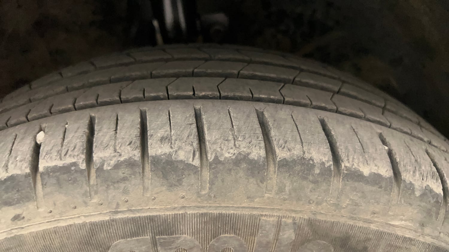 Used 2021 Maruti Suzuki Baleno Zeta Petrol Manual tyres RIGHT FRONT TYRE TREAD VIEW