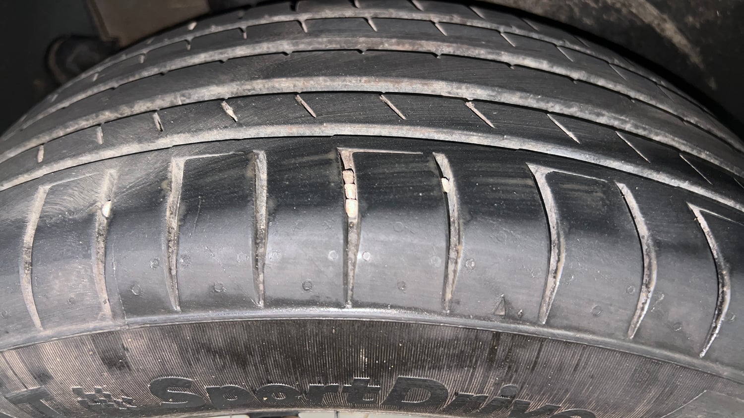 Used 2019 kia Seltos GTX Plus DCT 1.4 Petrol Automatic tyres RIGHT REAR TYRE TREAD VIEW