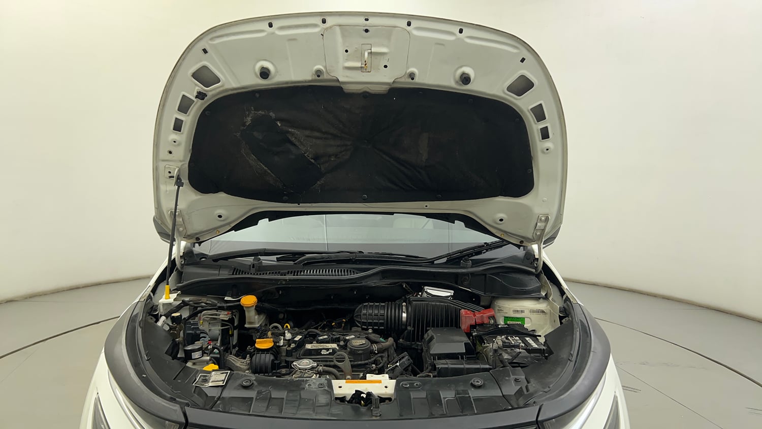Used 2022 Tata Altroz XZ Plus Petrol+CNG (Outside Fitted) Cng Manual engine ENGINE & BONNET OPEN FRONT VIEW