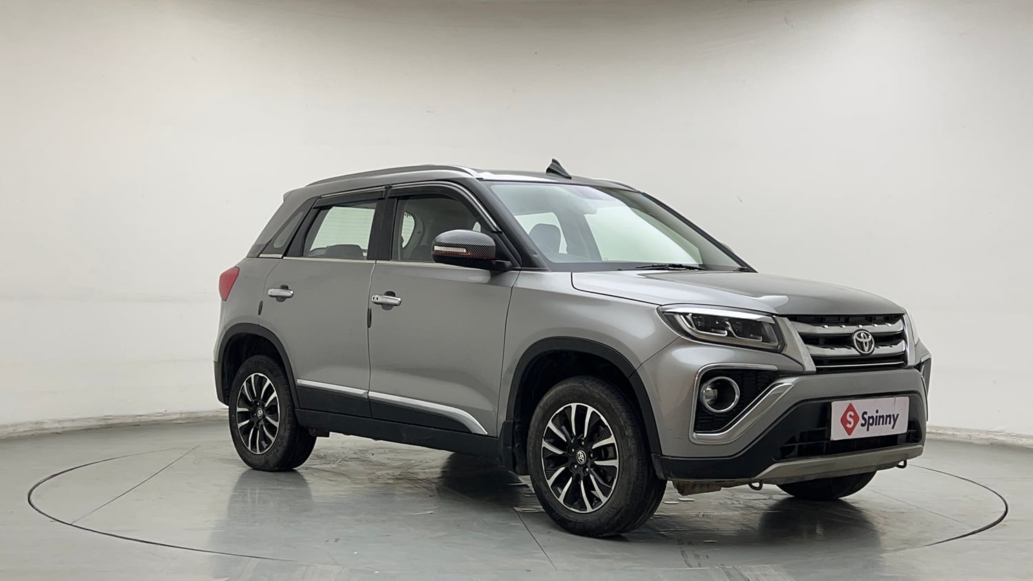 Used 2022 Toyota Urban Cruiser Premium Grade MT Petrol Manual exterior RIGHT FRONT CORNER VIEW