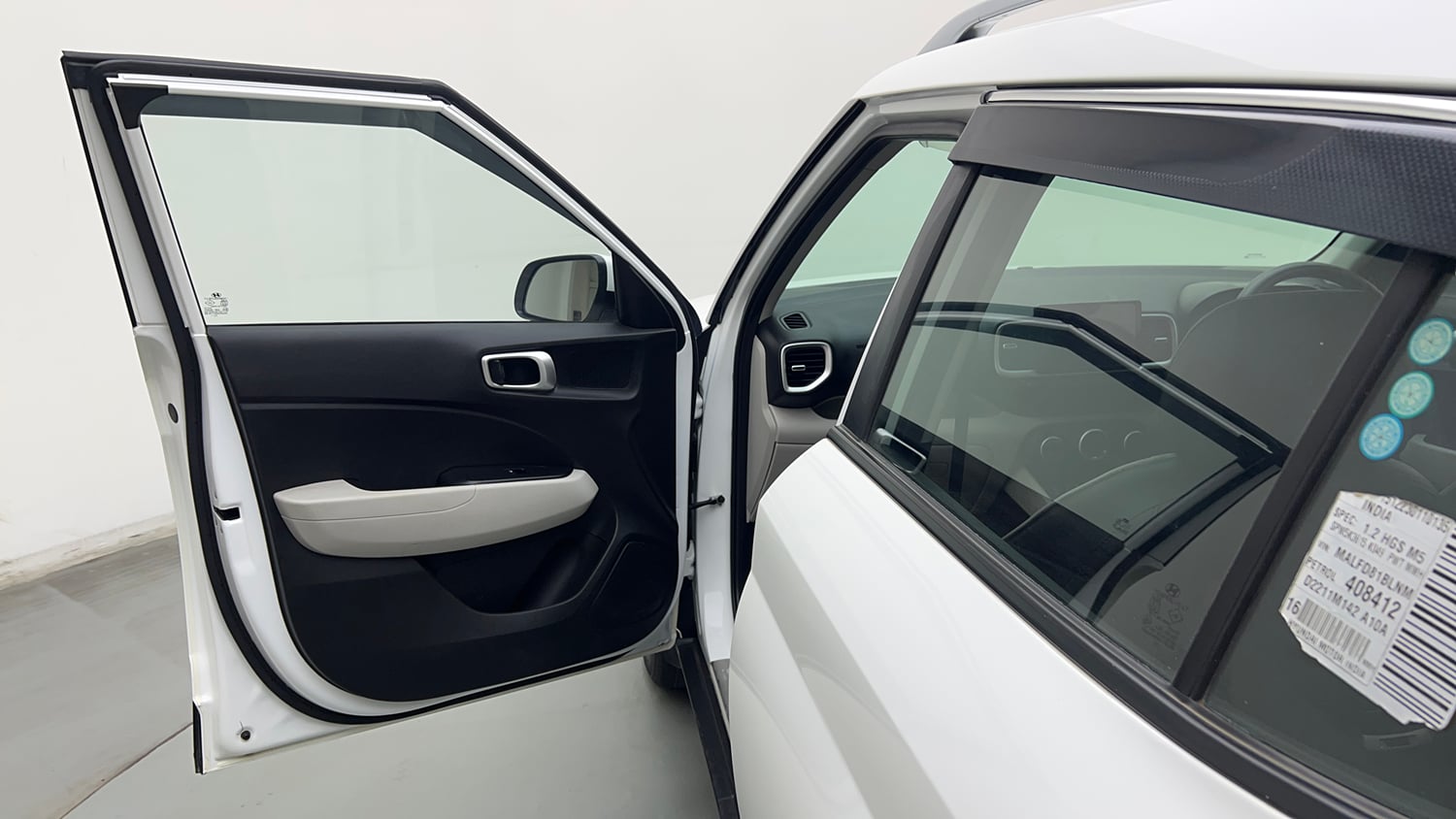 Used 2022 Hyundai Venue SX 1.2 Petrol Petrol Manual interior LEFT FRONT DOOR OPEN VIEW