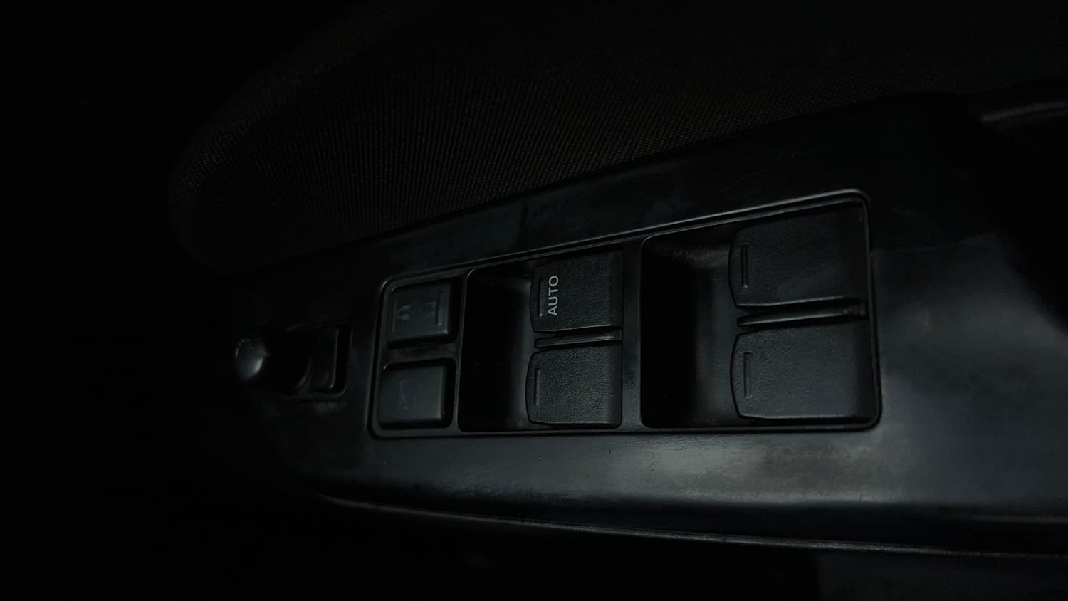 Used 2015 Maruti Suzuki Swift VXi Petrol Manual top_features Power windows