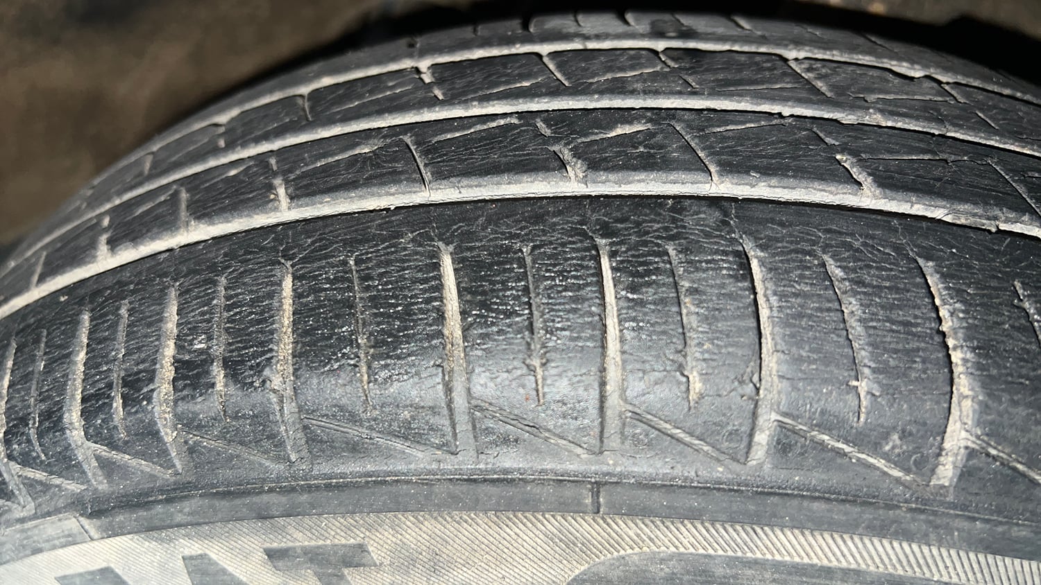 Used 2021 Maruti Suzuki Alto 800 VXi Petrol Manual tyres RIGHT FRONT TYRE TREAD VIEW