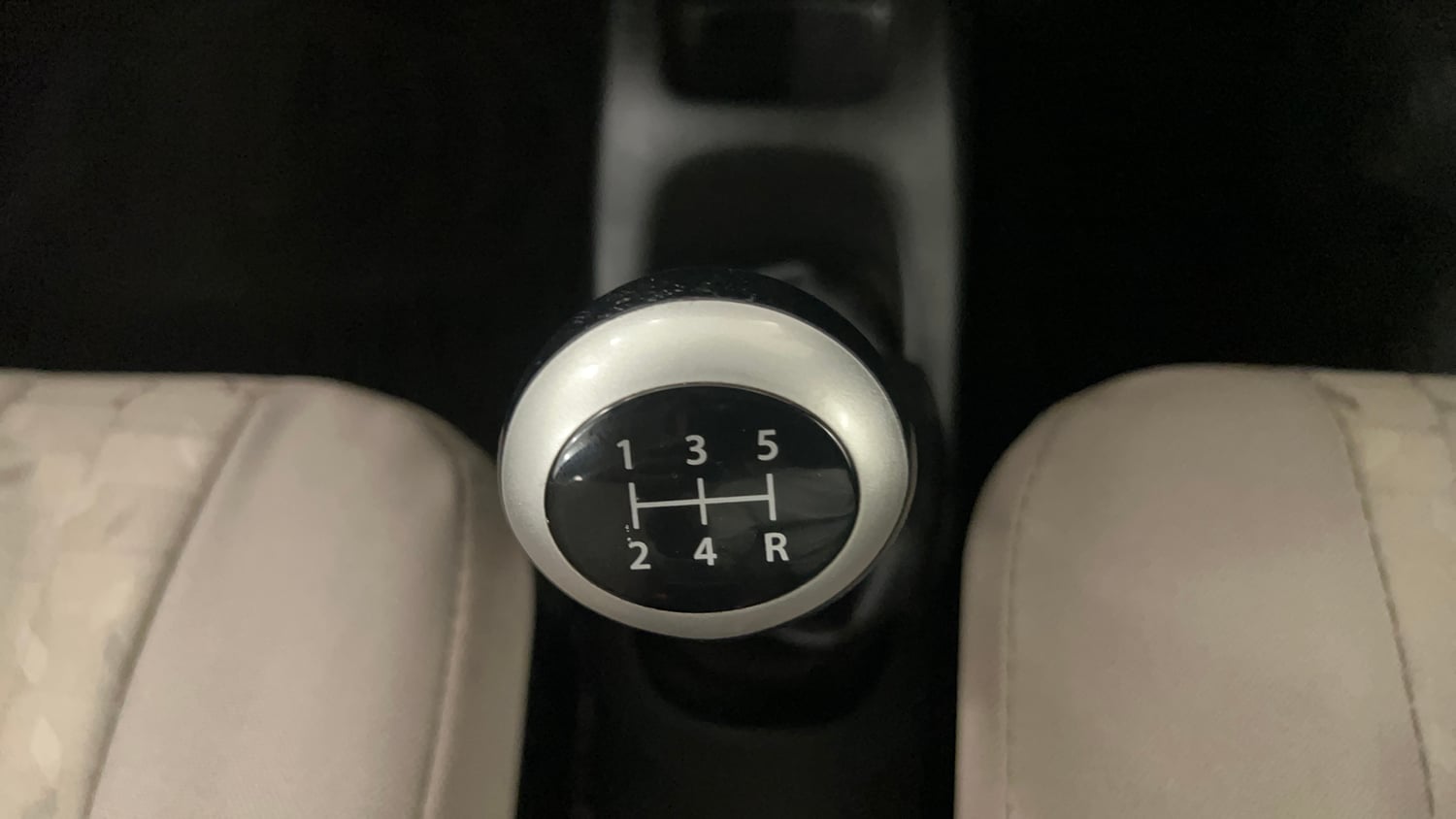 Used 2014 Maruti Suzuki Wagon R VXI Petrol Manual interior GEAR  KNOB VIEW
