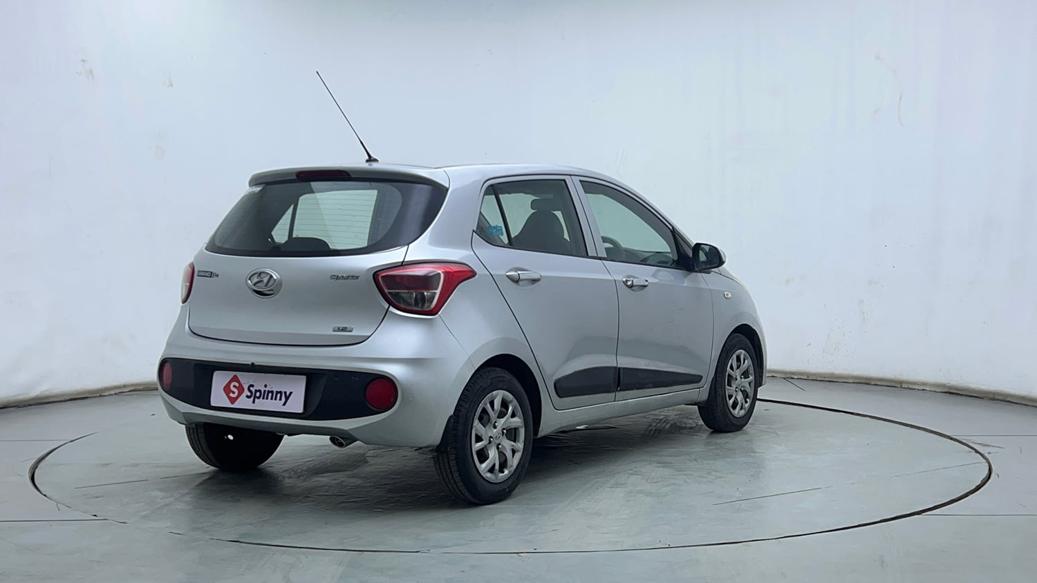 Used 2017 Hyundai Grand i10 Sportz 1.2 Kappa VTVT Petrol Manual exterior RIGHT REAR CORNER VIEW