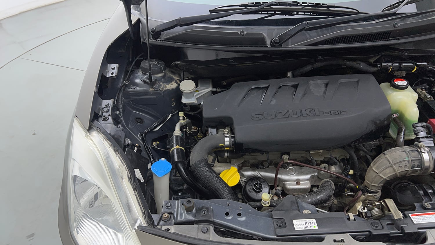 Used 2018 Maruti Suzuki Dzire VDi Diesel Manual engine ENGINE RIGHT SIDE VIEW