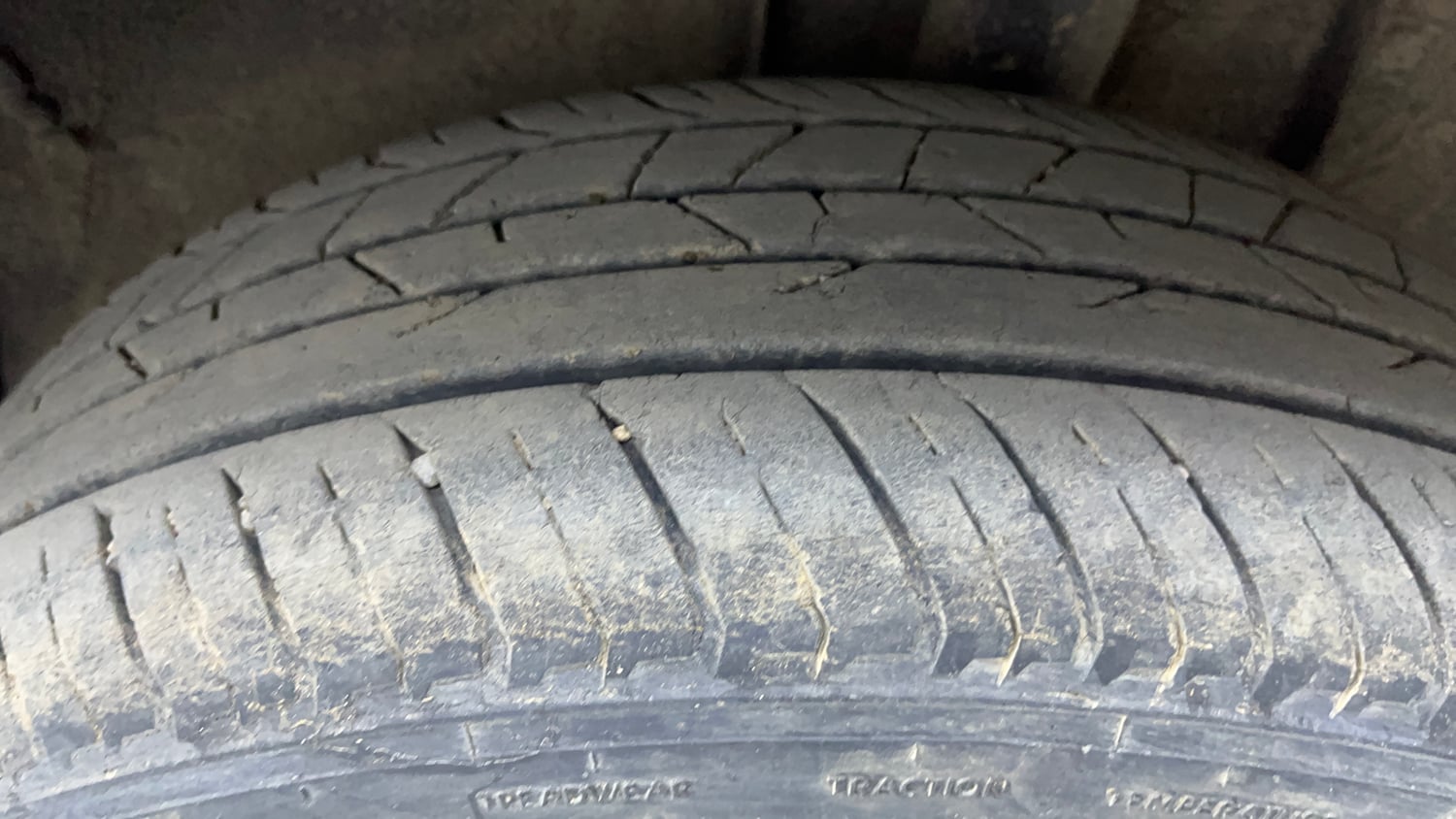 Used 2022 Renault Kiger RXZ Turbo CVT Petrol Automatic tyres LEFT REAR TYRE TREAD VIEW