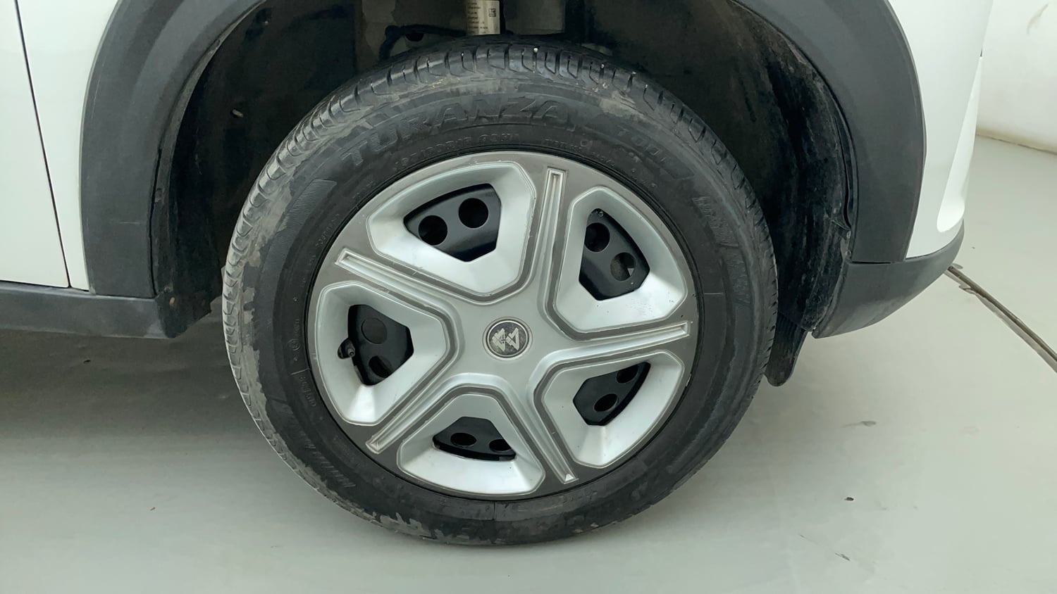 Used 2024 Tata Nexon Smart 1.2 Revotron Petrol 5MT Petrol Manual tyres RIGHT FRONT TYRE RIM VIEW
