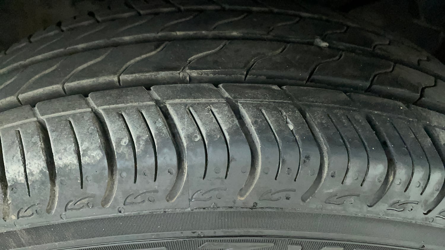 Used 2019 Honda Amaze 1.2 V CVT Petrol Petrol Automatic tyres RIGHT FRONT TYRE TREAD VIEW