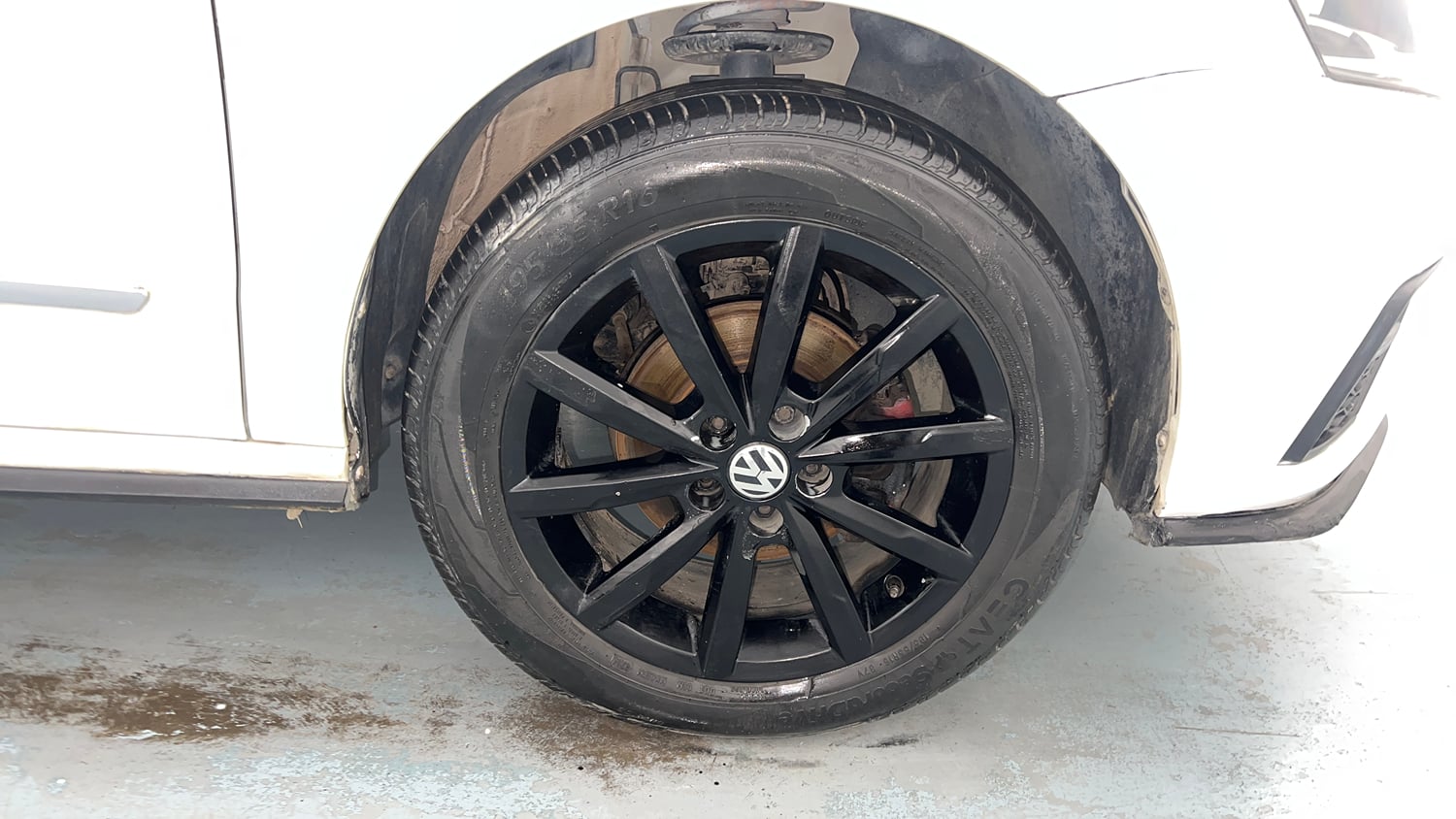 Used 2019 Volkswagen Polo Highline Plus 1.0 (P) Petrol Manual tyres RIGHT FRONT TYRE RIM VIEW