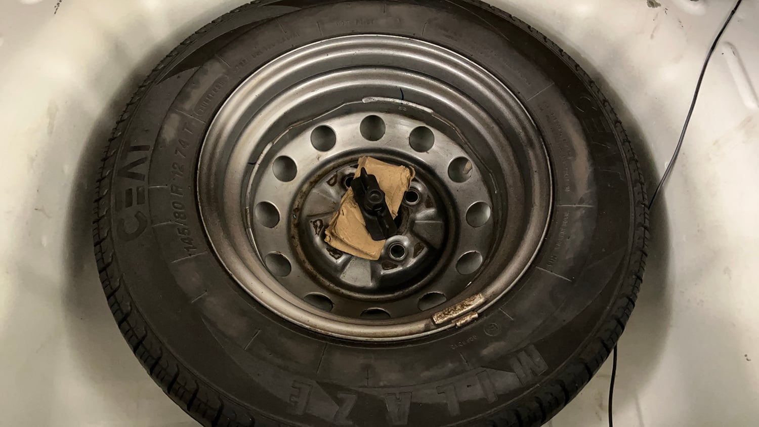 Used 2016 Hyundai Eon D-Lite + Petrol Manual tyres SPARE TYRE VIEW