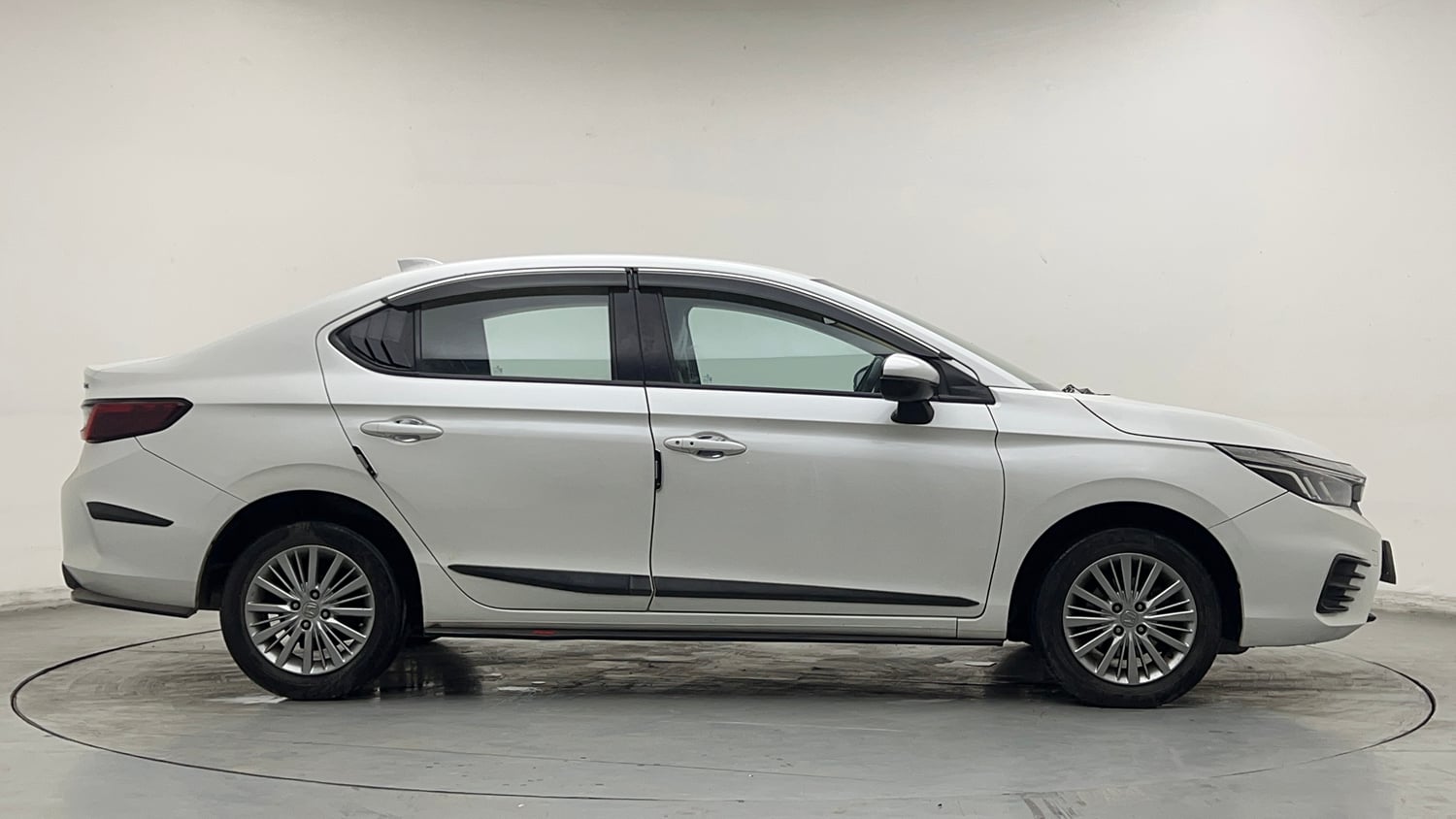 Used 2022 Honda City V Petrol Petrol Manual exterior RIGHT SIDE VIEW