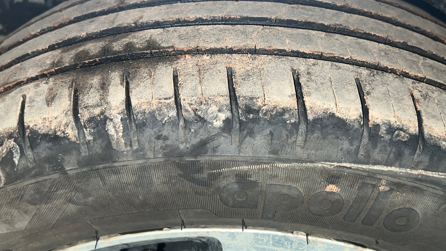 Used 2017 Hyundai Elite i20 Asta 1.2 (O) Petrol Manual tyres RIGHT REAR TYRE TREAD VIEW