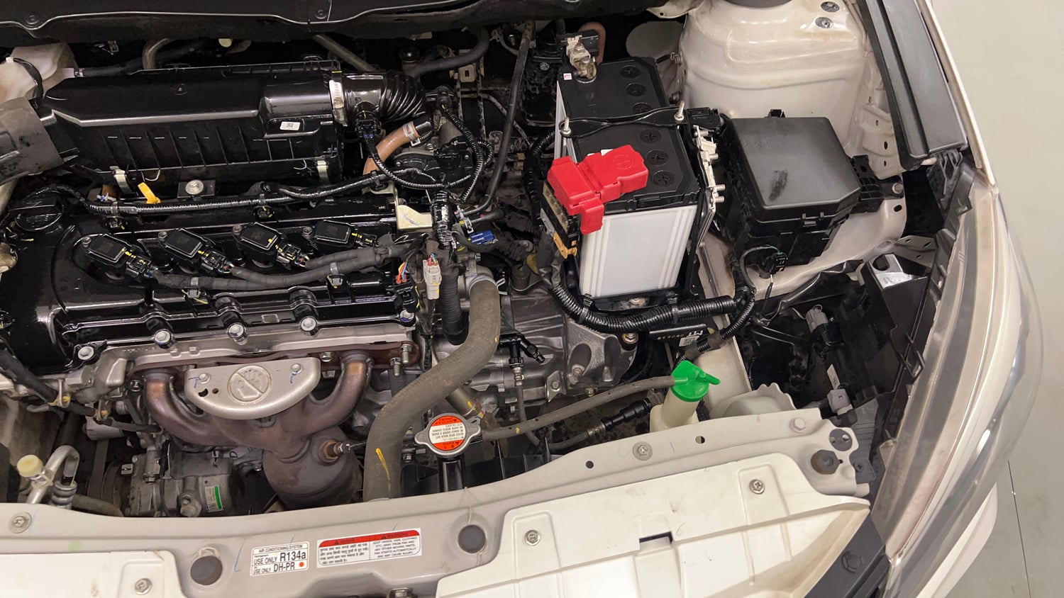 Used 2023 Maruti Suzuki Ciaz Zeta 1.5 Petrol Manual engine ENGINE LEFT SIDE VIEW