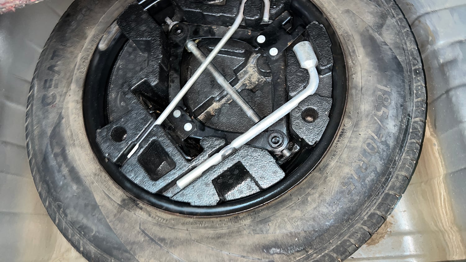 Used 2022 Tata Punch Pure MT Petrol Manual tyres SPARE TYRE VIEW