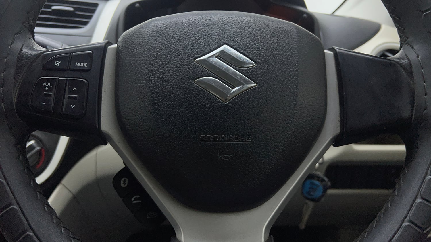 Used 2018 Maruti Suzuki Celerio ZXi (O) AMT Petrol Automatic top_features Steering mounted controls
