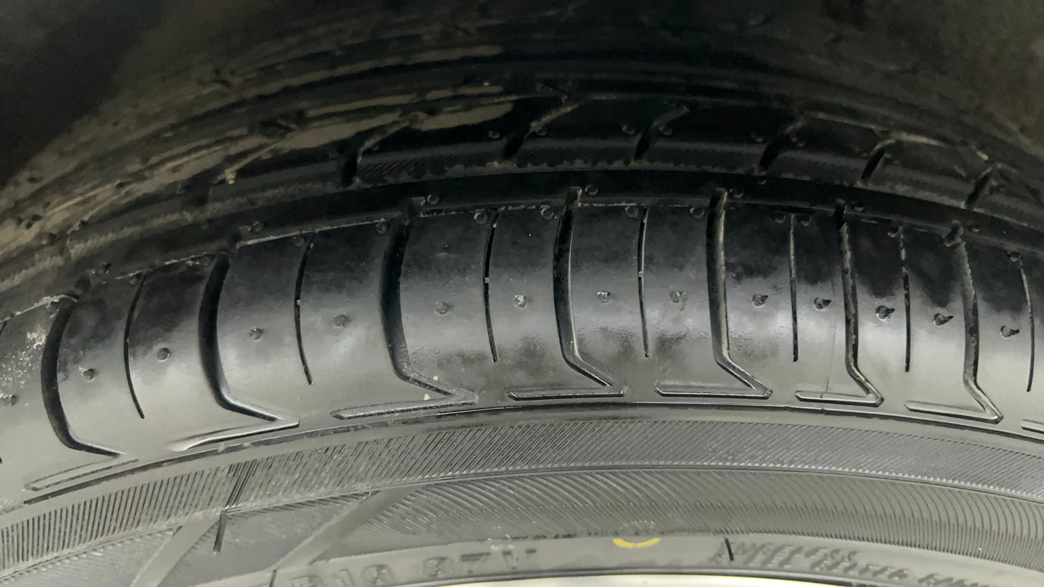 Used 2022 Tata Altroz XZ Plus Petrol+CNG (Outside Fitted) Cng Manual tyres RIGHT REAR TYRE TREAD VIEW