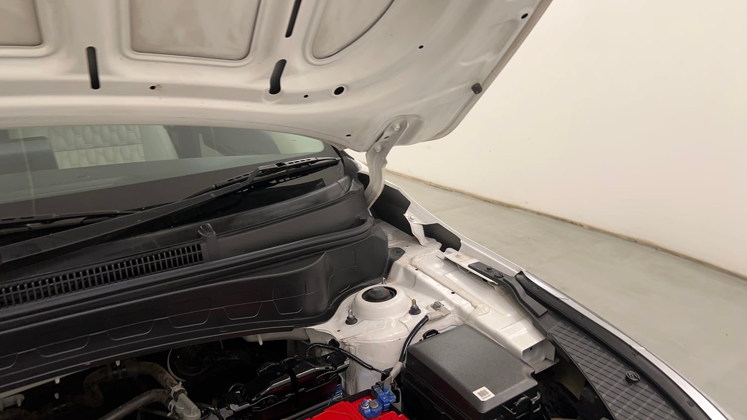 Used 2022 kia Seltos HTX 1.5 IVT Petrol Automatic engine ENGINE LEFT SIDE HINGE & APRON VIEW