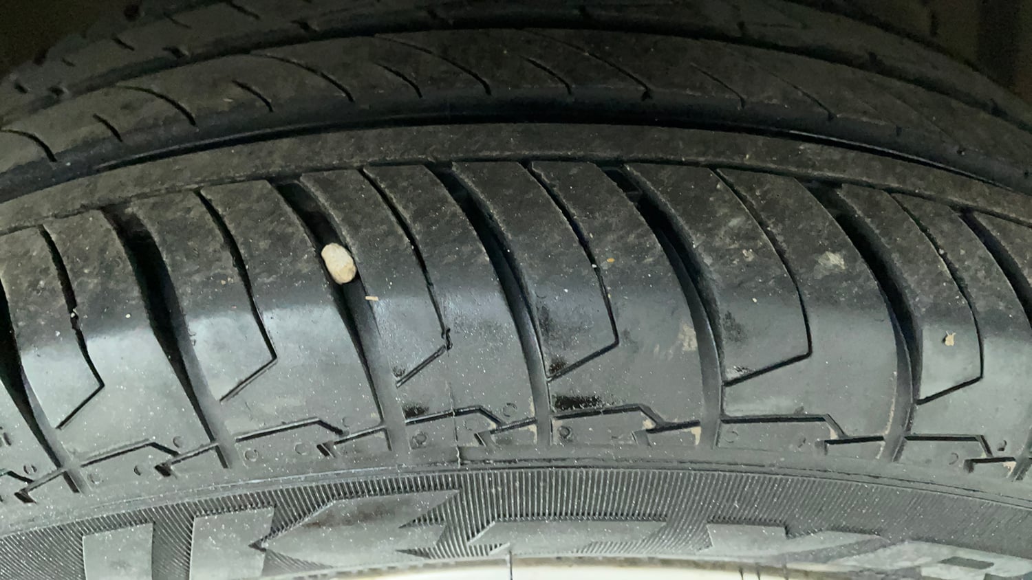 Used 2022 Maruti Suzuki Ciaz Delta 1.5 Petrol Manual tyres RIGHT FRONT TYRE TREAD VIEW