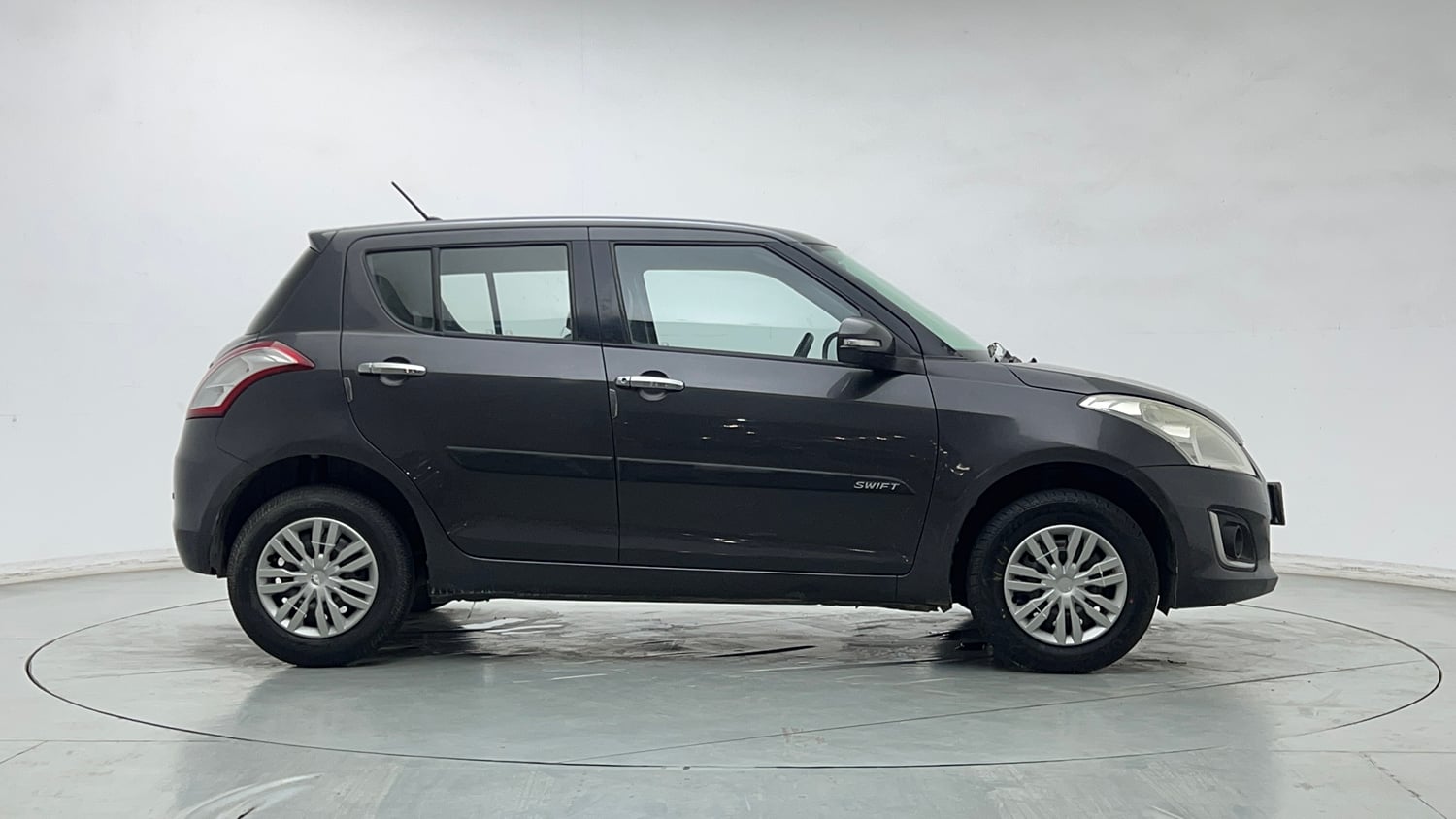 Used 2015 Maruti Suzuki Swift VXi Petrol Manual exterior RIGHT SIDE VIEW