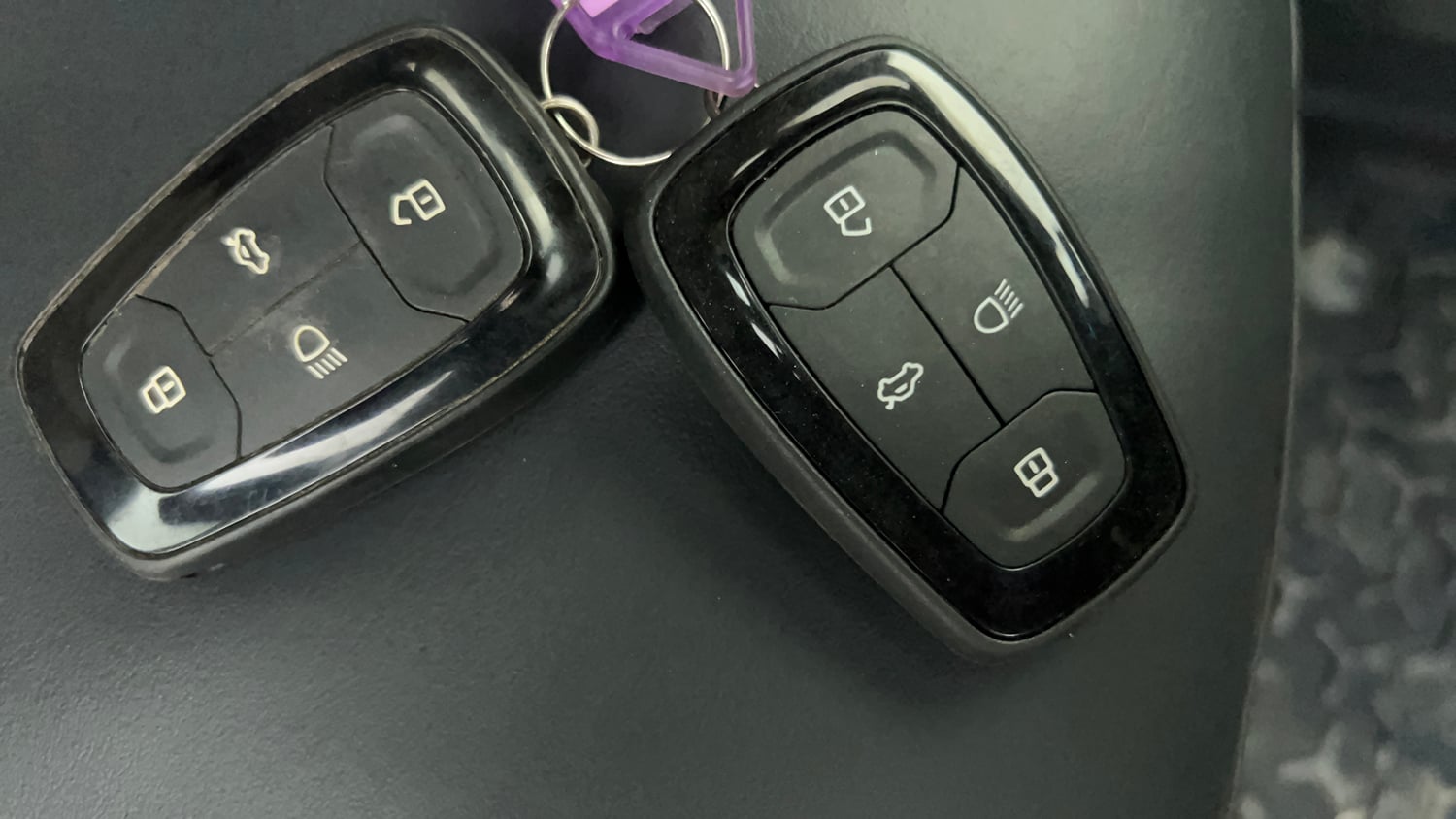 Used 2022 Tata Altroz XZ Plus Petrol+CNG (Outside Fitted) Cng Manual extra CAR KEY VIEW