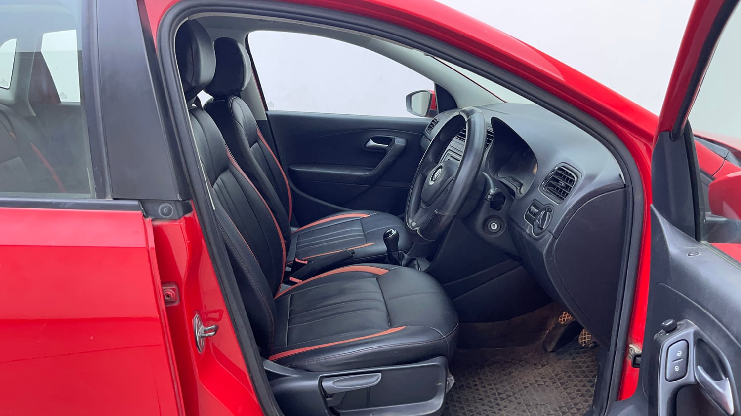 Used 2020 Volkswagen Polo Comfortline Plus 1.0L MPI Petrol Manual interior RIGHT SIDE FRONT DOOR CABIN VIEW