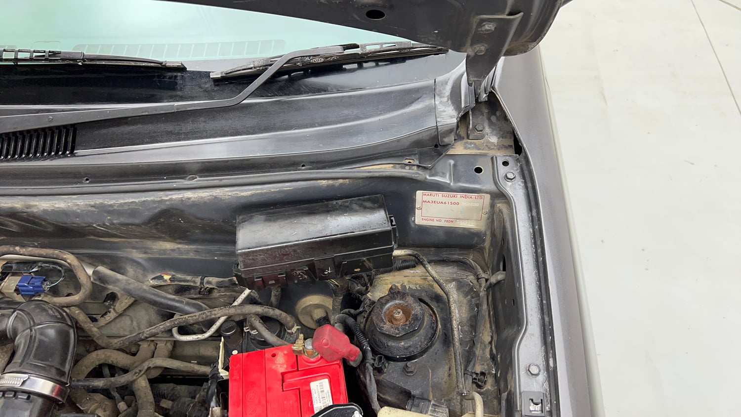 Used 2018 Maruti Suzuki Alto 800 VXi Petrol Manual engine ENGINE LEFT SIDE HINGE & APRON VIEW