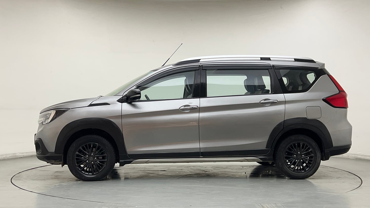 Used 2019 Maruti Suzuki XL6 Alpha AT Petrol Petrol Automatic exterior LEFT SIDE VIEW