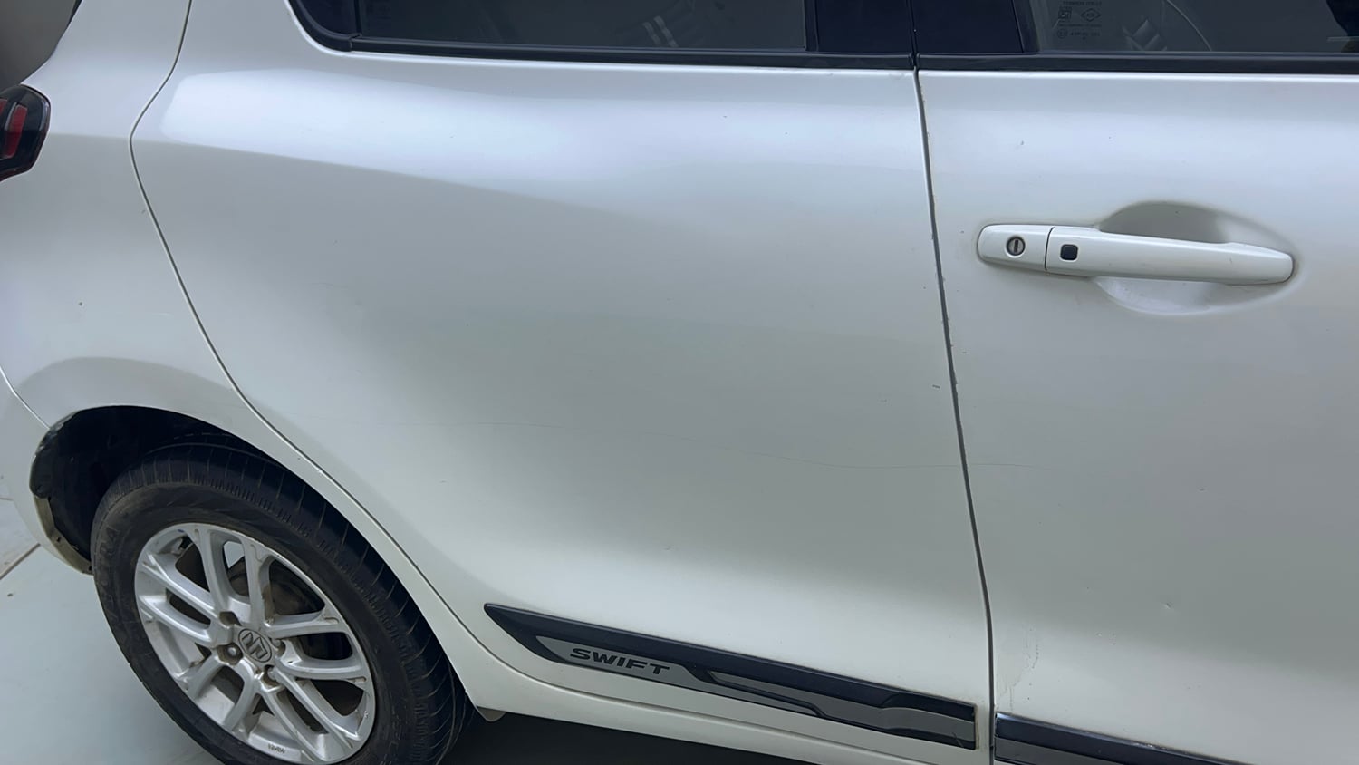 Used 2018 Maruti Suzuki Swift ZXi AMT Petrol Automatic dents MINOR SCRATCH