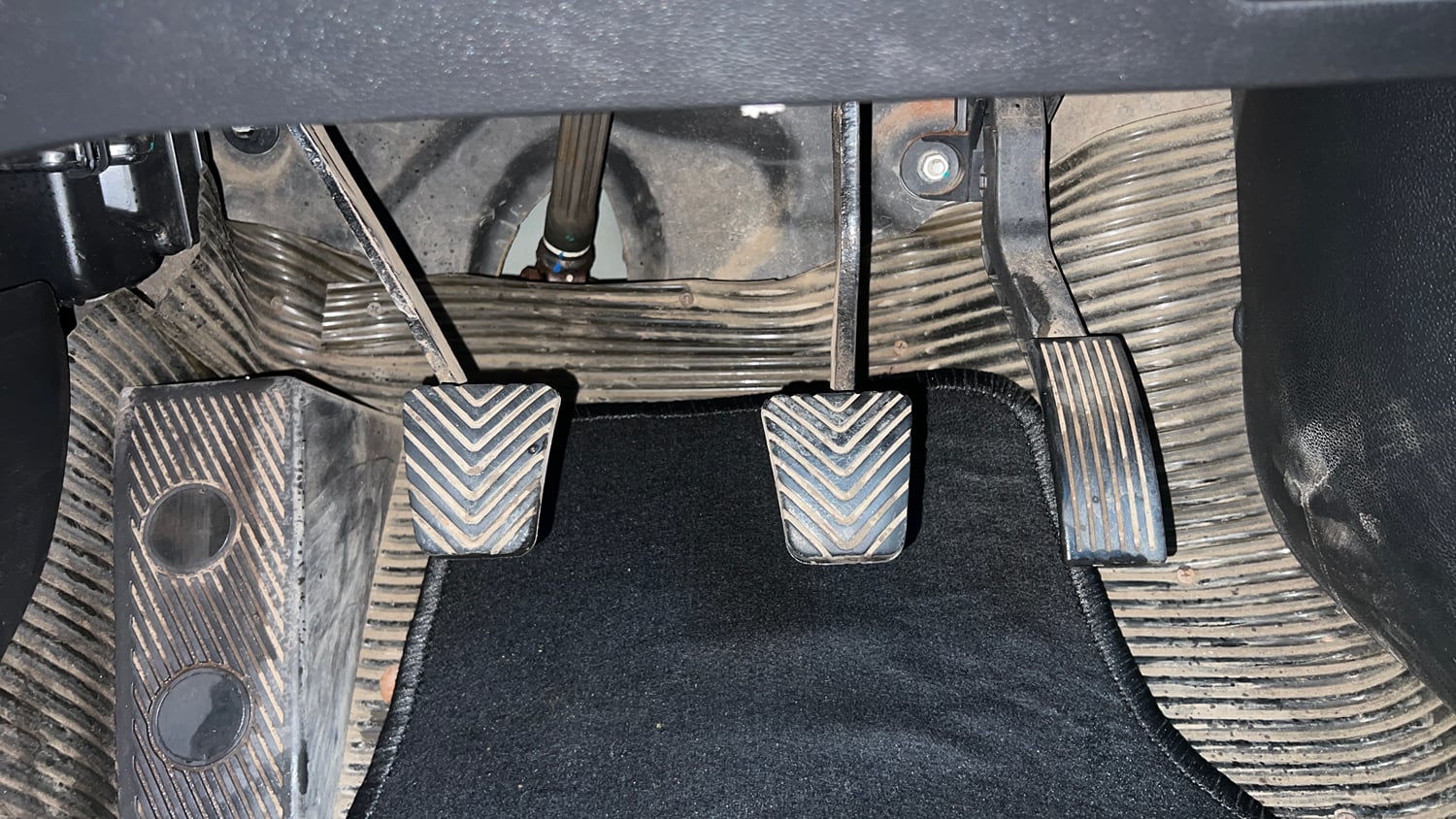 Used 2015 Hyundai Elite i20 Sportz 1.2 Petrol Manual interior PEDALS VIEW