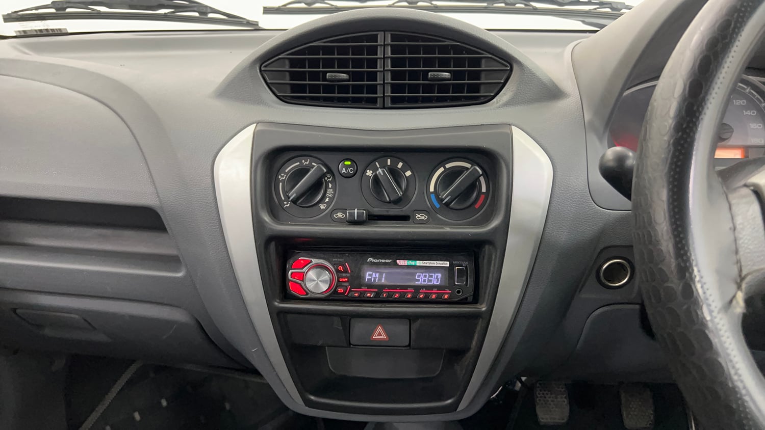 Used 2014 Maruti Suzuki Alto 800 Lxi Petrol Manual interior MUSIC SYSTEM & AC CONTROL VIEW