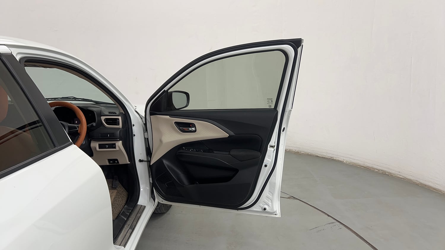 Used 2025 Maruti Suzuki Dzire VXi CNG Cng Manual interior RIGHT FRONT DOOR OPEN VIEW
