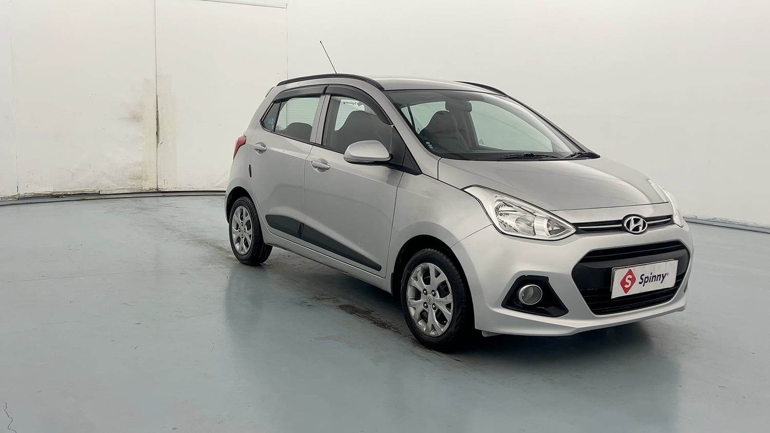 Used 2016 Hyundai Grand i10 Sportz 1.2 Kappa VTVT Petrol Manual exterior RIGHT FRONT CORNER VIEW