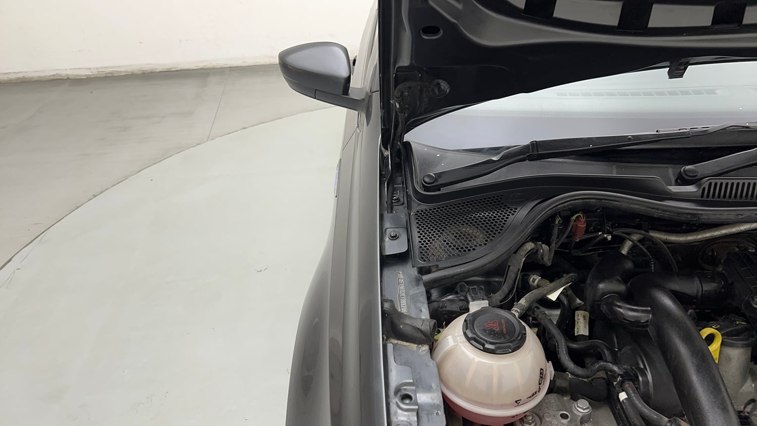 Used 2019 Volkswagen Polo CUP Edition Petrol Petrol Manual engine ENGINE RIGHT SIDE HINGE & APRON VIEW