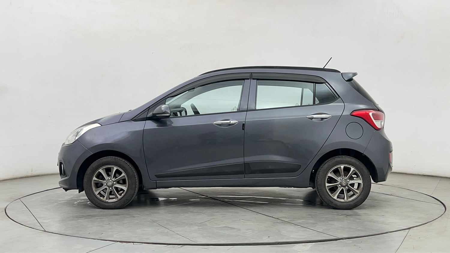 Used 2013 Hyundai Grand i10 Asta 1.2 Kappa VTVT Petrol Manual exterior LEFT SIDE VIEW