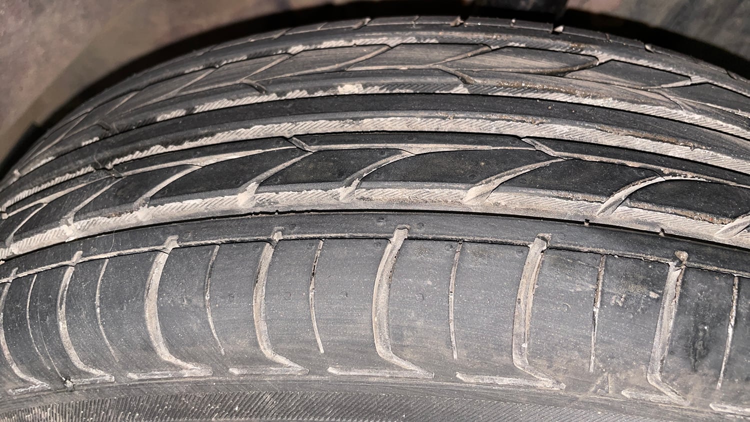 Used 2016 Nissan Micra Active XV Petrol Manual tyres RIGHT FRONT TYRE TREAD VIEW