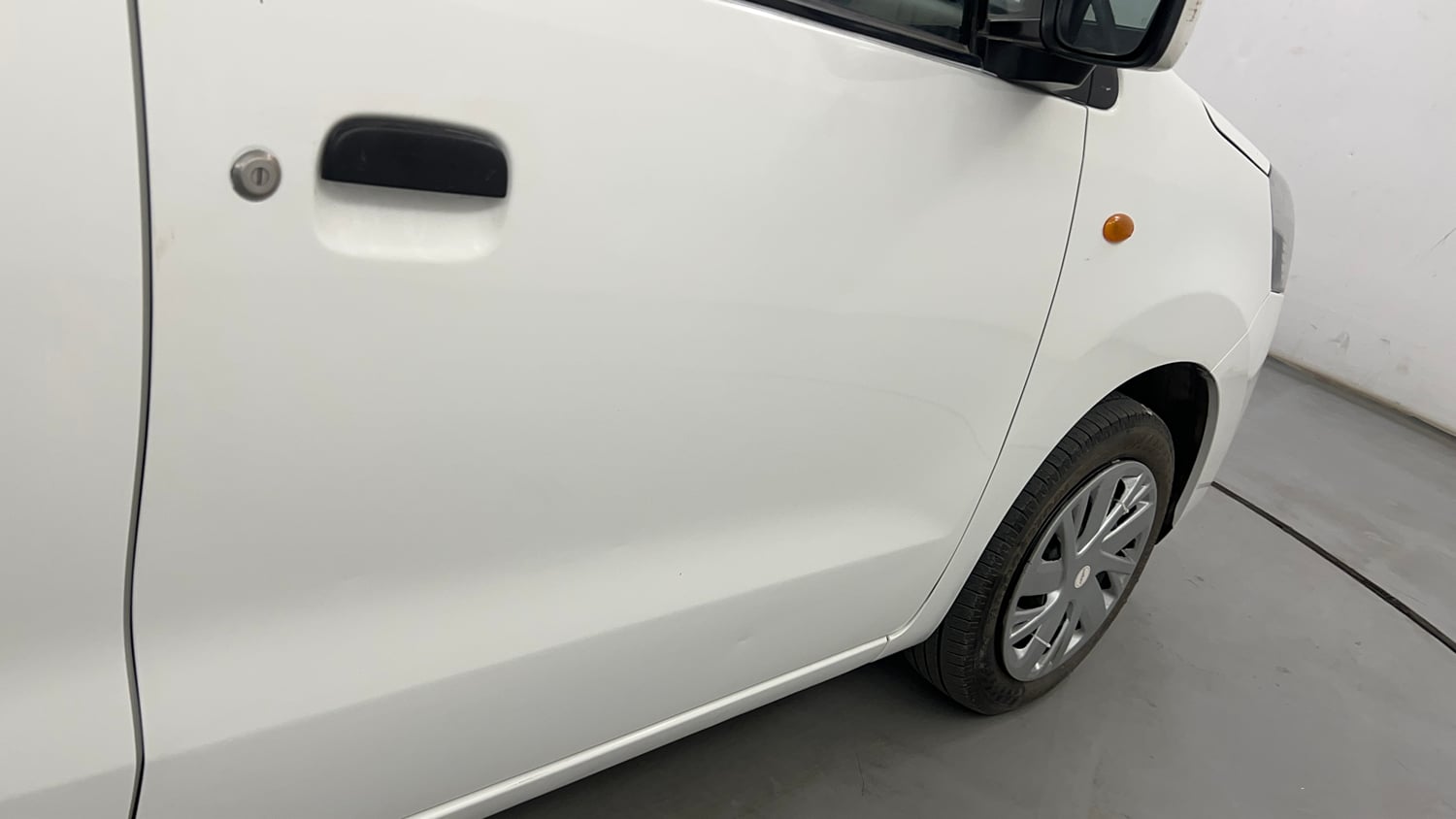 Used 2014 Maruti Suzuki Wagon R VXI Petrol Manual dents MINOR SCRATCH