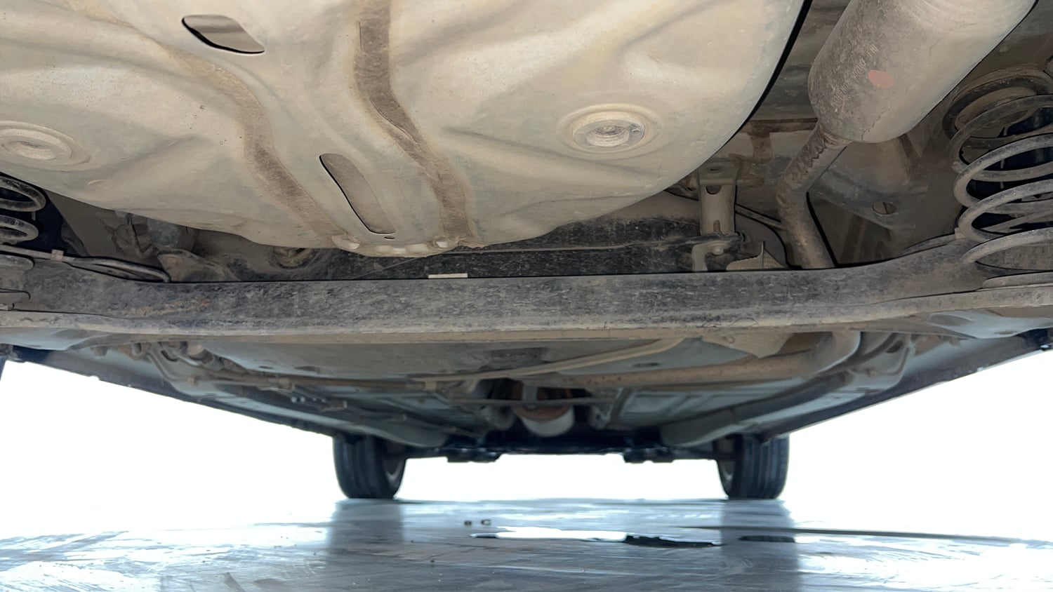 Used 2017 Maruti Suzuki Baleno Alpha 1.2 Petrol Manual extra REAR UNDERBODY VIEW (TAKEN FROM REAR)