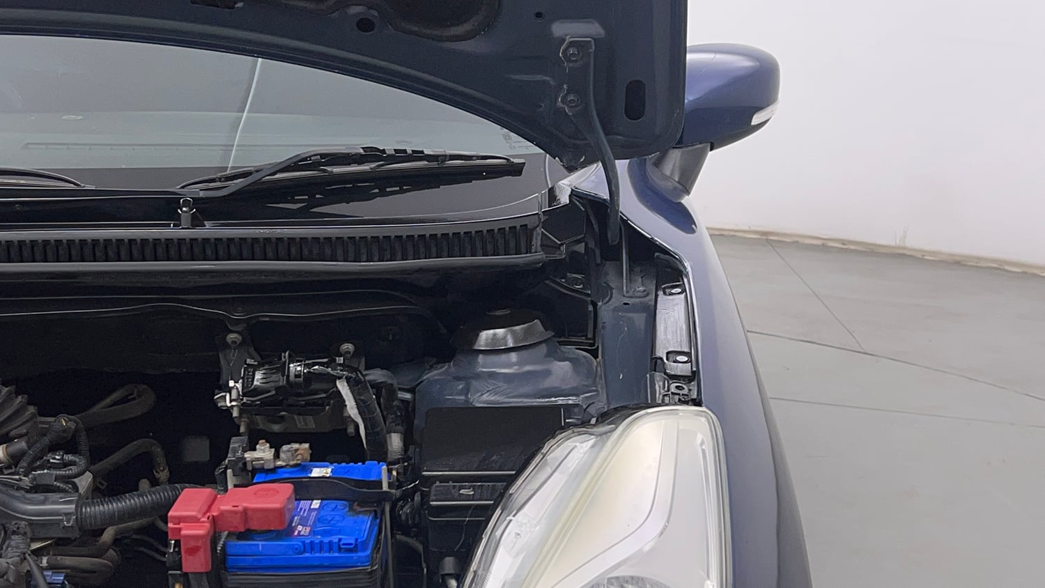 Used 2018 Maruti Suzuki Baleno Zeta 1.2 Petrol Manual engine ENGINE LEFT SIDE HINGE & APRON VIEW