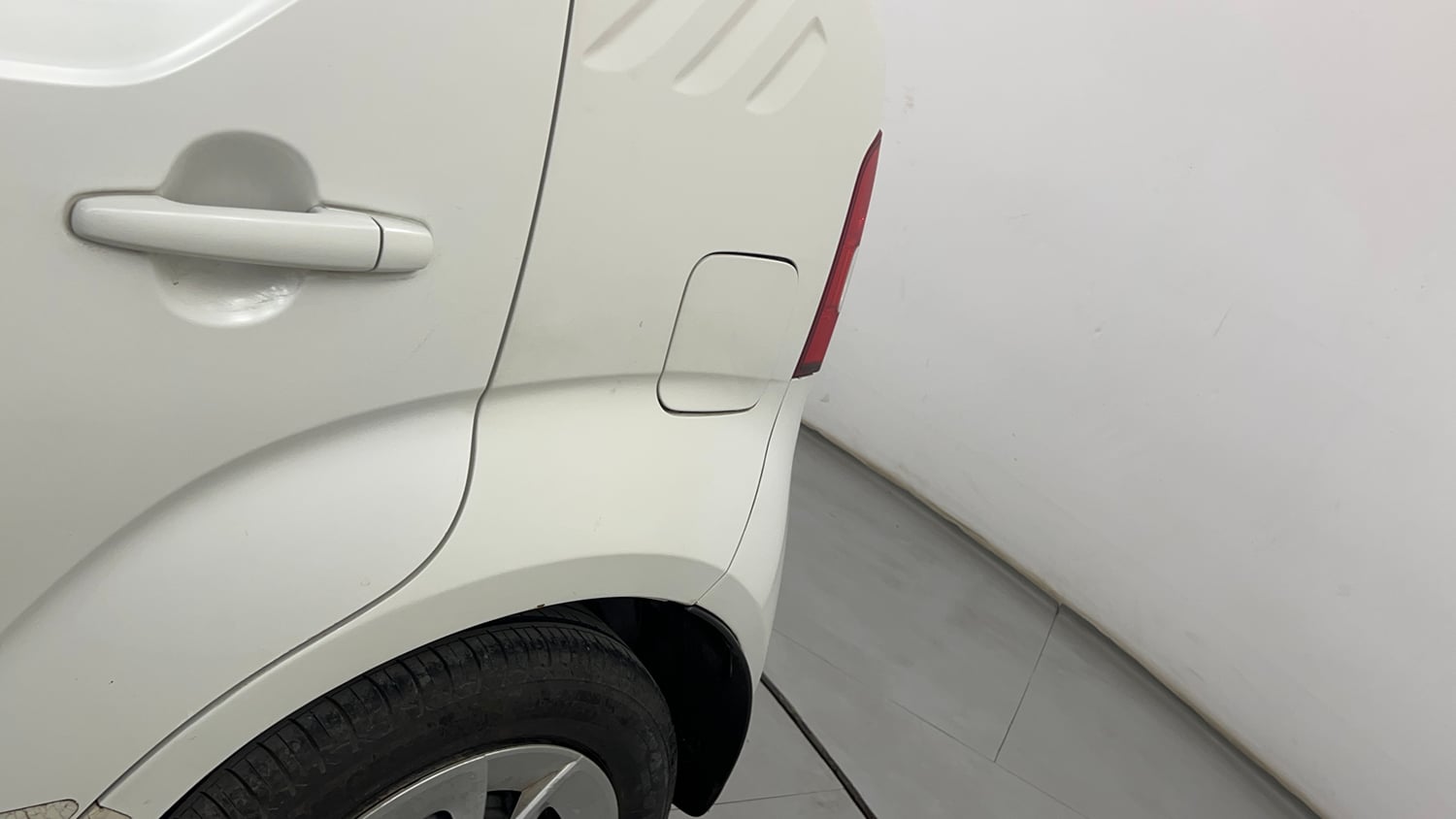 Used 2017 Maruti Suzuki Ignis Delta 1.2 MT Petrol Manual dents MINOR SCRATCH