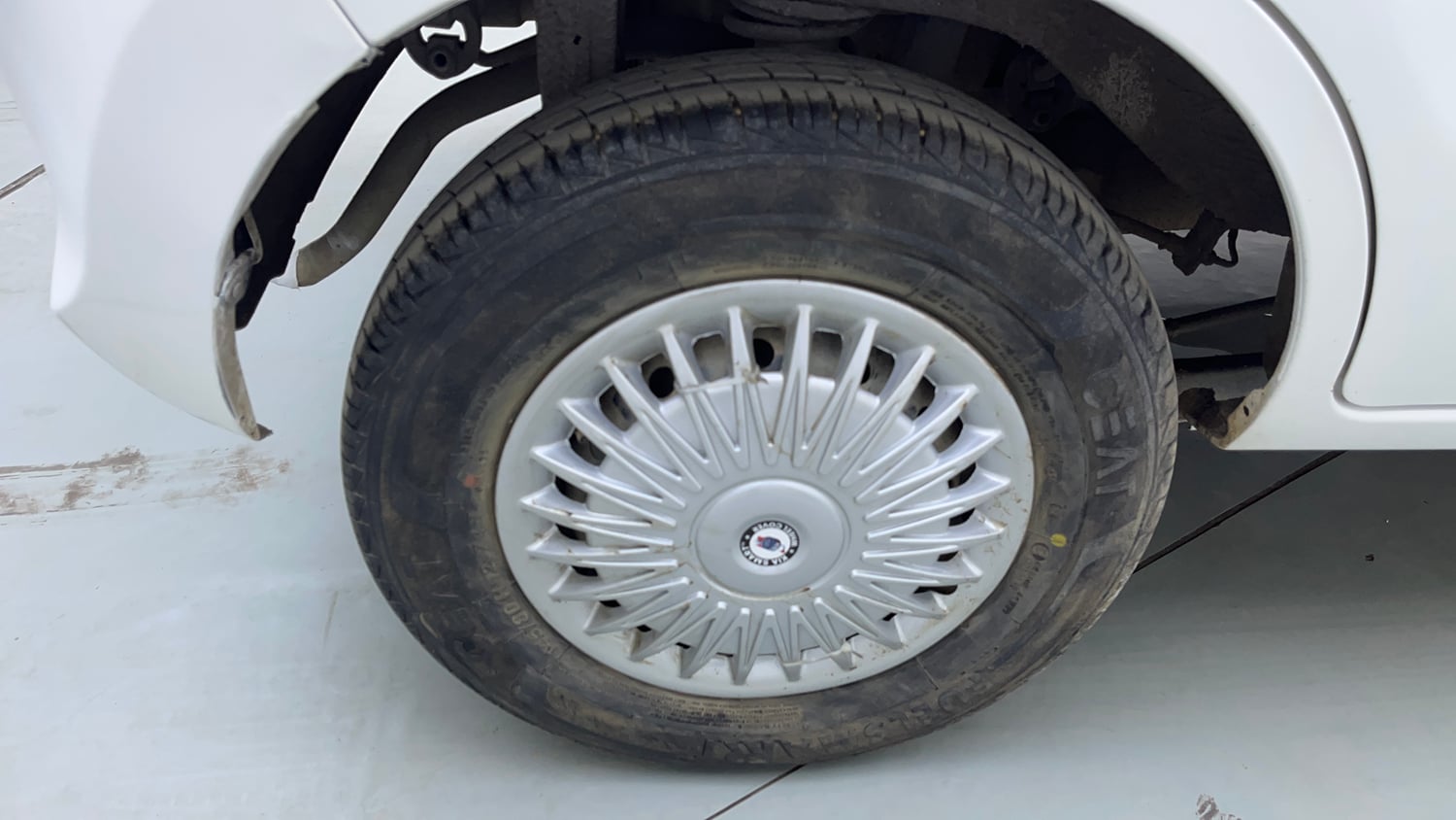 Used 2022 Maruti Suzuki Alto 800 LXi (O) Petrol Manual tyres RIGHT REAR TYRE RIM VIEW