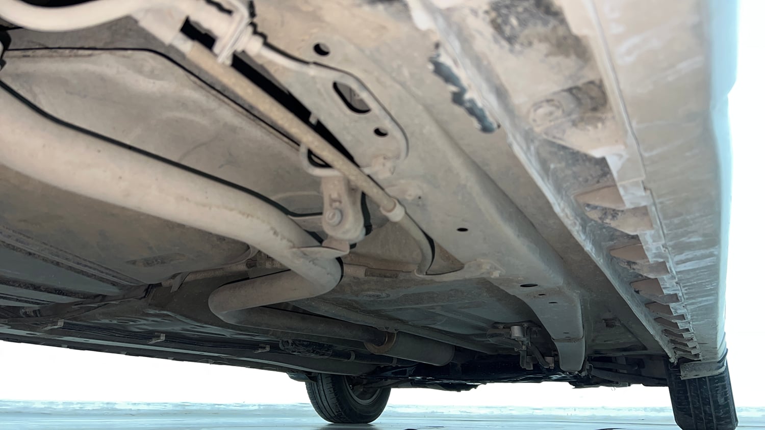 Used 2019 Maruti Suzuki XL6 Alpha AT Petrol Petrol Automatic extra REAR RIGHT UNDERBODY VIEW