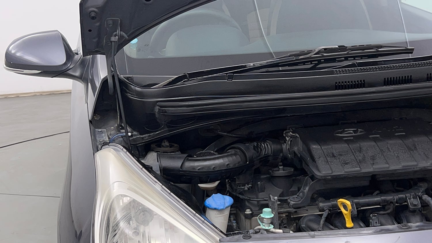 Used 2018 Hyundai Grand i10 Sportz 1.2 Kappa VTVT Petrol Manual engine ENGINE RIGHT SIDE HINGE & APRON VIEW