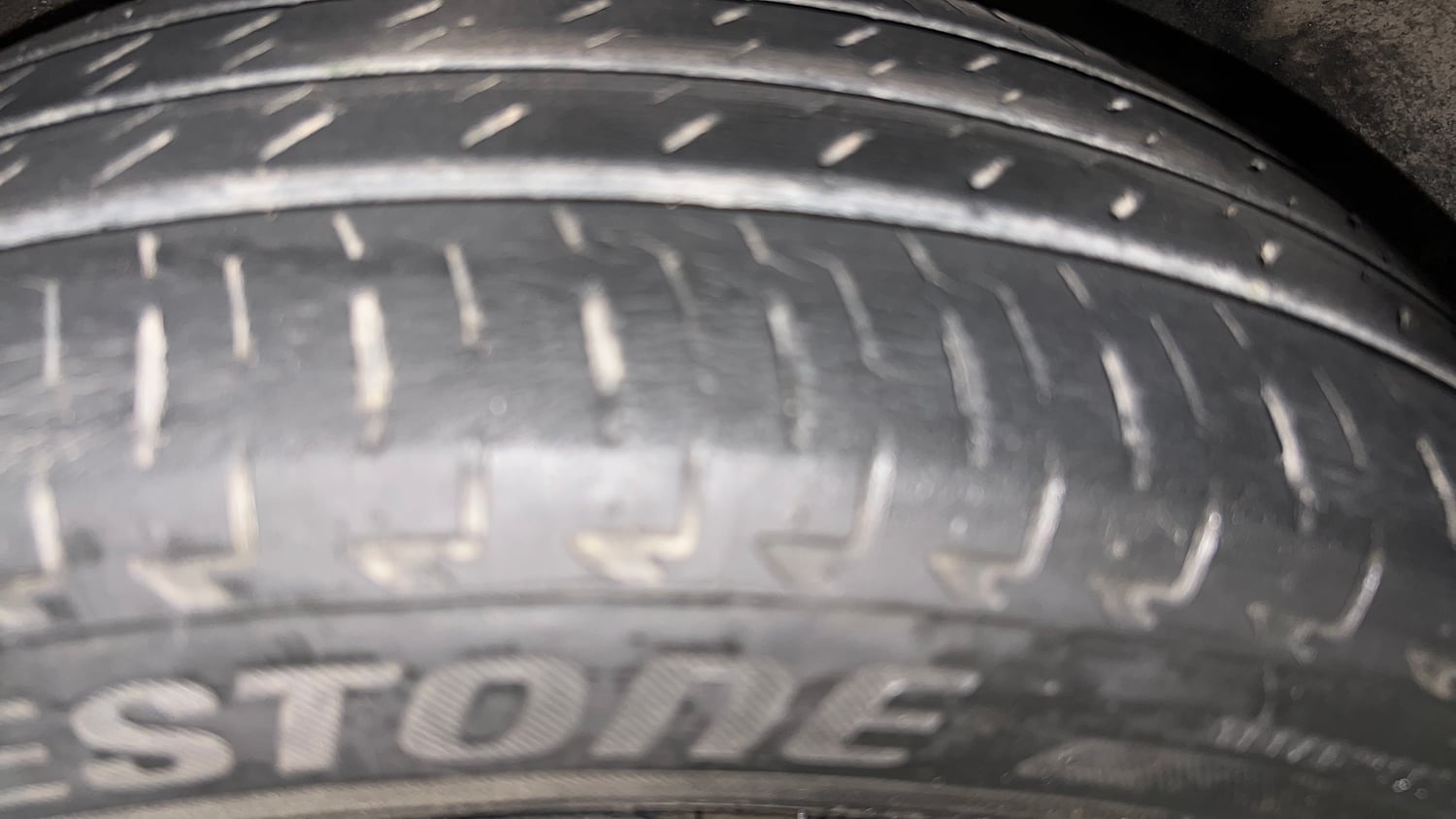 Used 2017 Maruti Suzuki Ignis Zeta 1.2 AMT Petrol Automatic tyres RIGHT FRONT TYRE TREAD VIEW