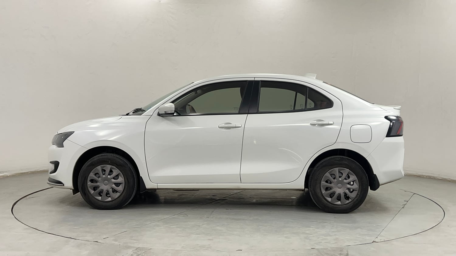 Used 2025 Maruti Suzuki Dzire VXi CNG Cng Manual exterior LEFT SIDE VIEW