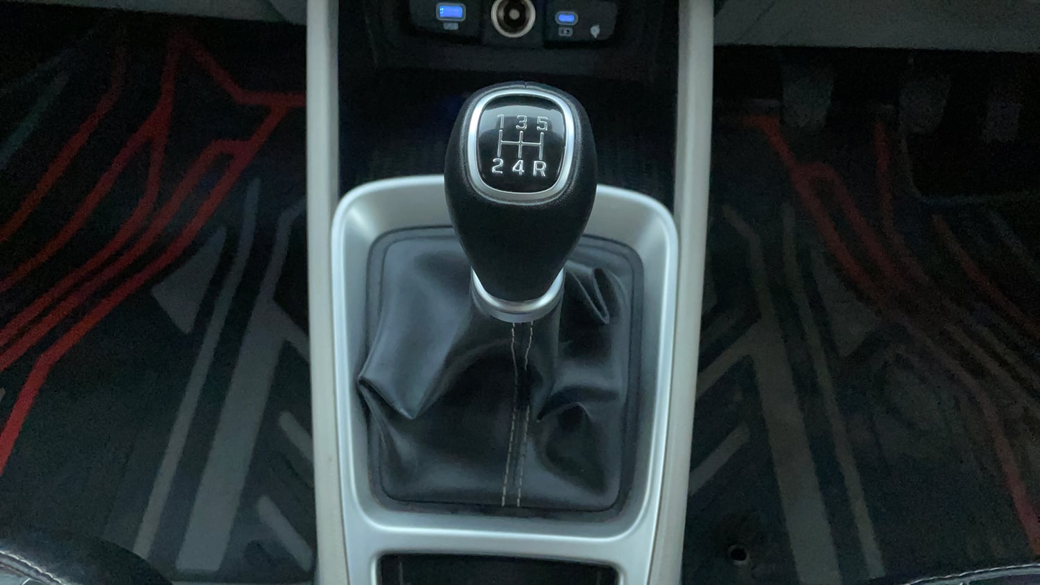 Used 2024 Hyundai Venue SX 1.2 Petrol Petrol Manual interior GEAR  KNOB VIEW