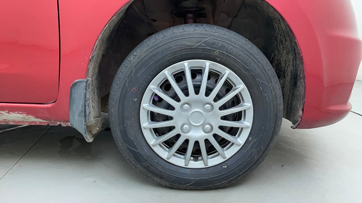 Used 2016 Nissan Micra Active XV Petrol Manual tyres RIGHT FRONT TYRE RIM VIEW