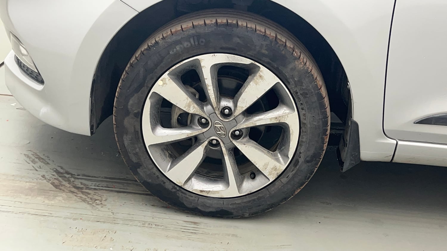 Used 2017 Hyundai Elite i20 Asta 1.2 (O) Petrol Manual tyres LEFT FRONT TYRE RIM VIEW