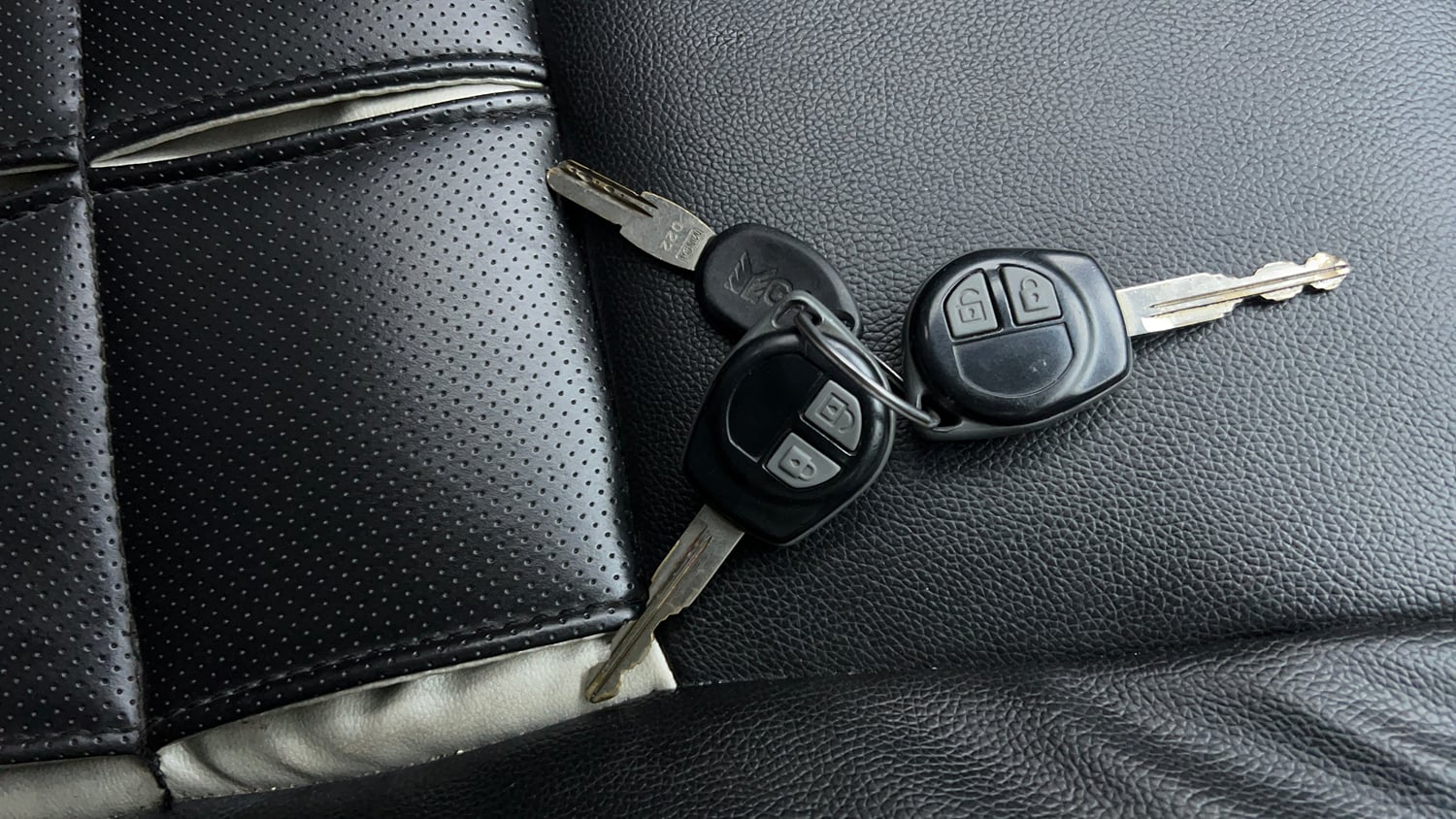 Used 2015 Maruti Suzuki Swift VXi Petrol Manual extra CAR KEY VIEW